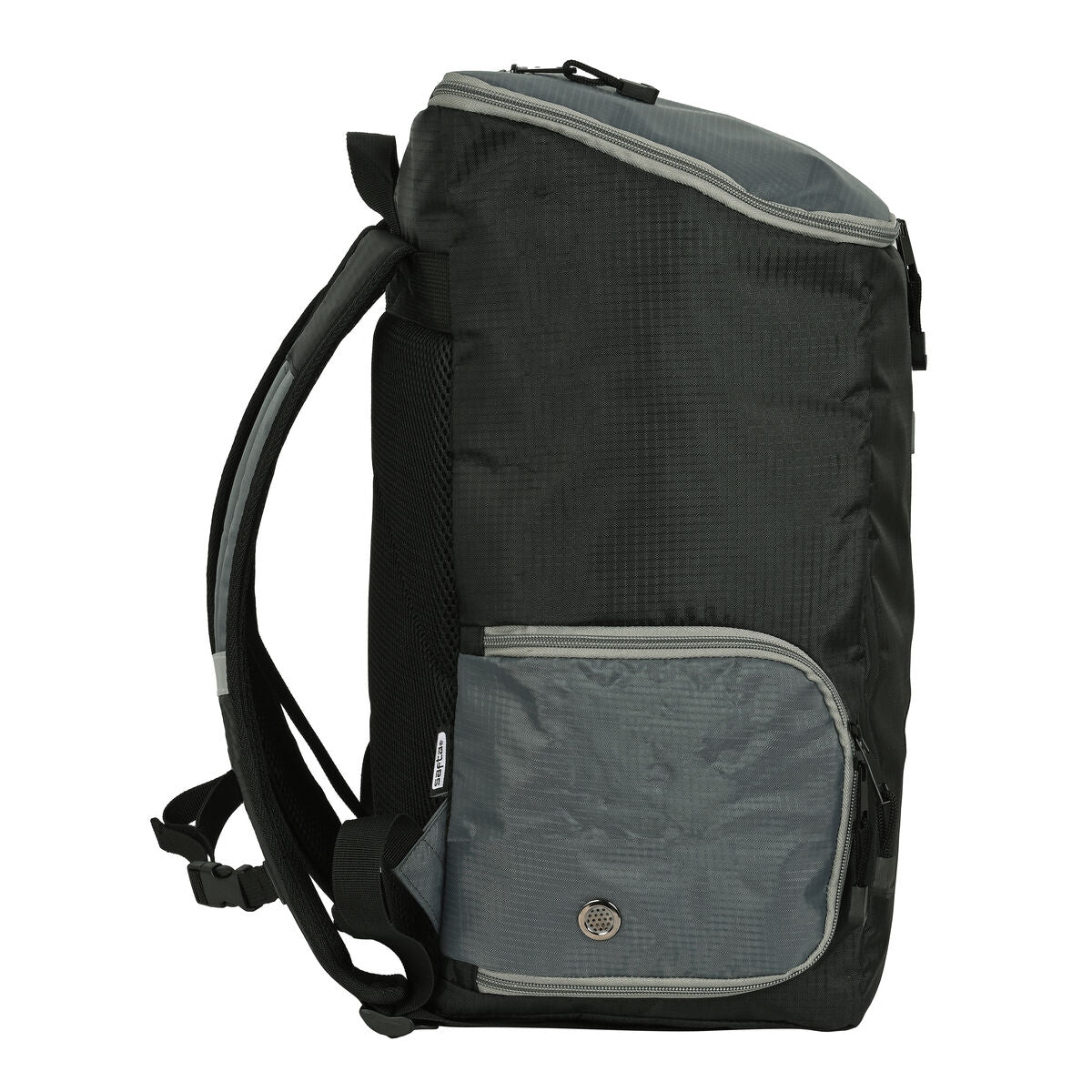 mochila deportiva para niños Safta en color negro y gris, con múltiples bolsillos y diseño funcional.