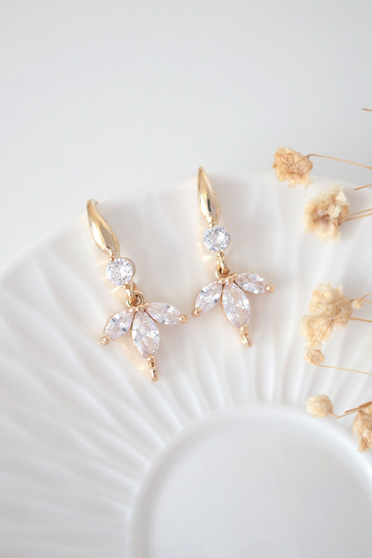 Pendientes «Bloom» | Pétalos de Flor | Plata 925 Baño Oro 24K | Zirconia Cúbica