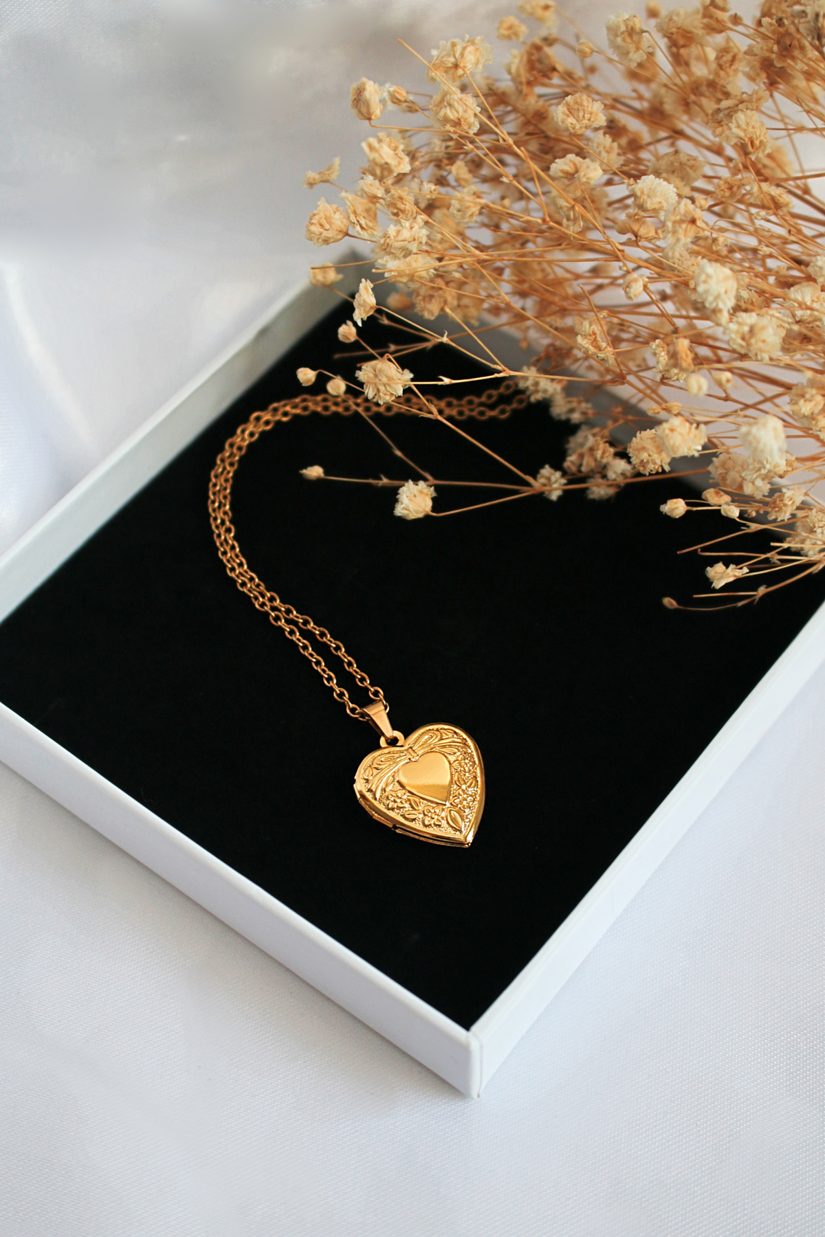 Collar Guardapelo Corazón | Baño Oro 18K | Acero Inoxidable | Artesanal | Para Ella