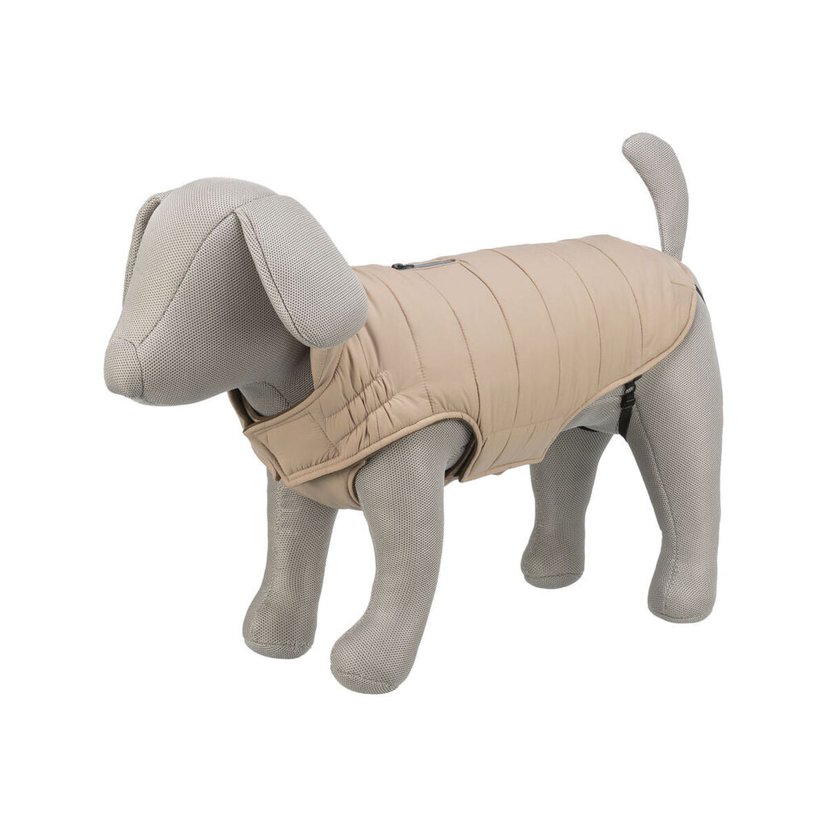 Abrigo para perro Trixie en color beige, diseñado para proporcionar calidez y estilo a tu mascota.