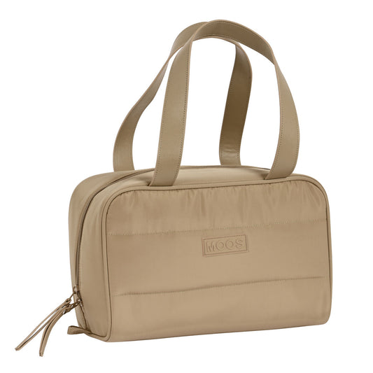 Neceser escolar acolchado Moos Camel de color camel, práctico y funcional para organizar materiales y productos de higiene.