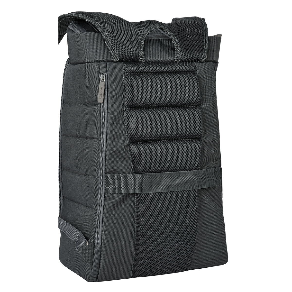Mochila de viaje gris Safta 33x55 con diseño acolchado y bolsillos prácticos para estilo y comodidad.