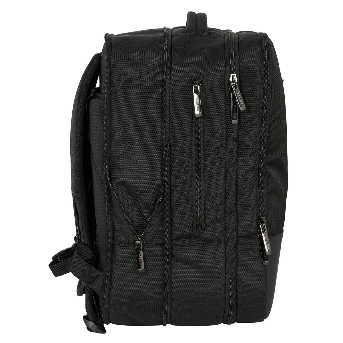 Mochila de viaje negra para portátil Safta Multisports con bolsillos y correas ajustables.