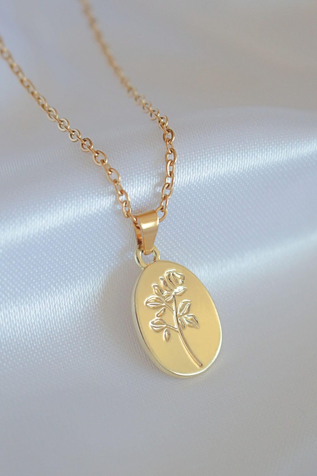 Collar «Bouquet de Roses» | Colgante Monéda Floral | Acero Inoxidable Baño Oro 24K